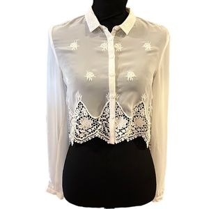DIVIDED LONG SLEEVE CROCHETED AND EMBROIDERED SEMI SHEER CROP TOP WHITE SIZE 4